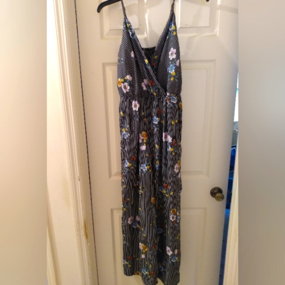 Fun & Flirt | Sleeveless Striped Floral Jumpsuit Large